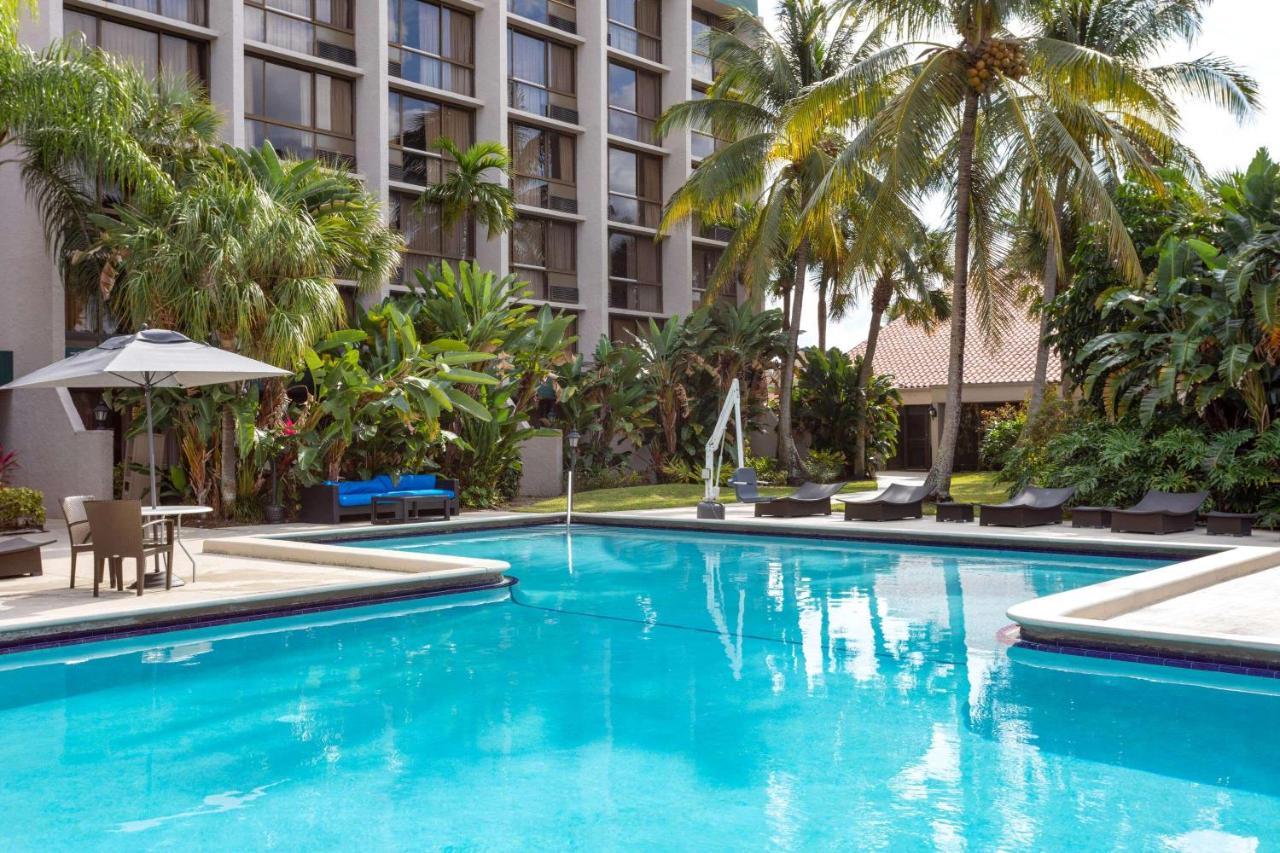 Ramada By Wyndham West Palm Beach Airport Exterior photo