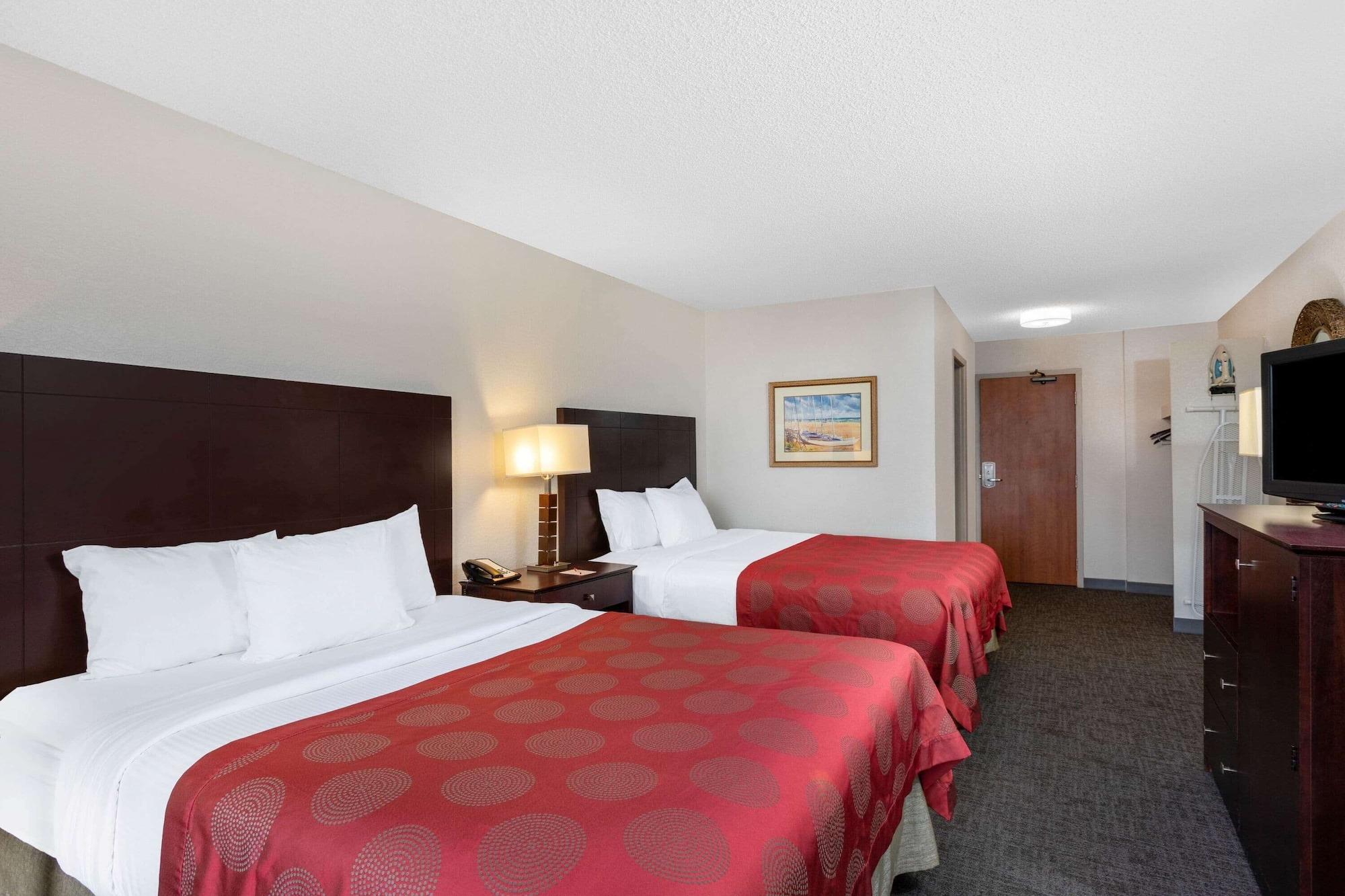 Ramada By Wyndham West Palm Beach Airport Exterior photo