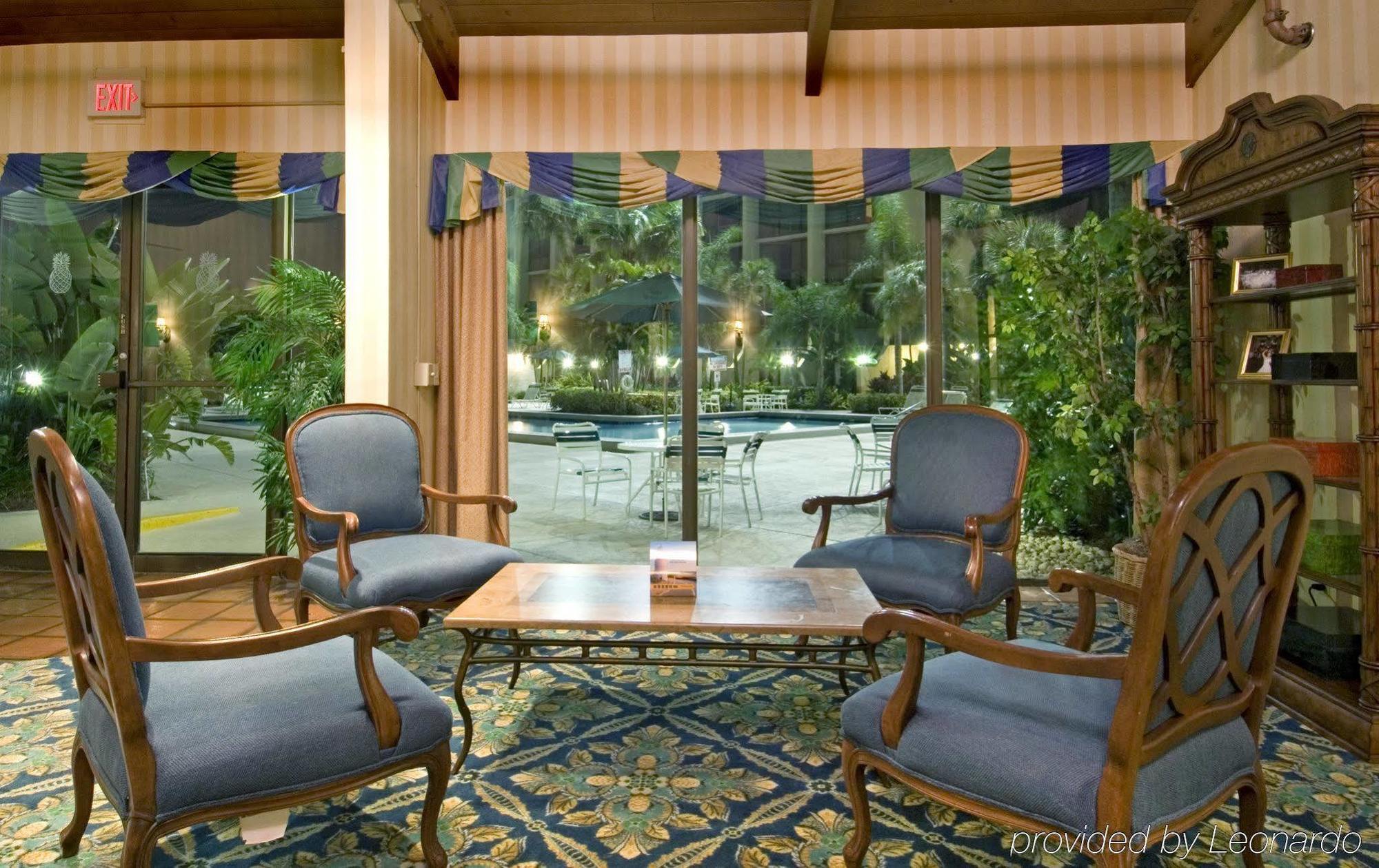 Ramada By Wyndham West Palm Beach Airport Interior photo
